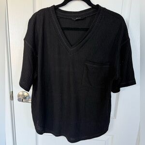 Women’s Black V-Neck Knit Pocket Shirt Size M